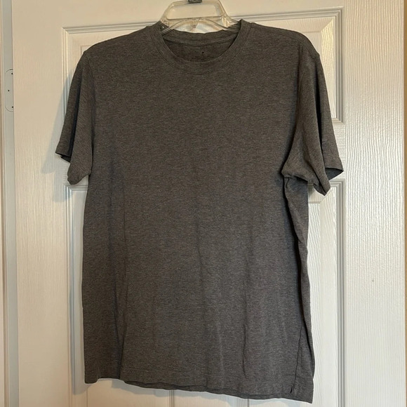 Fabletics men’s gray crew neck short sleeve t-shirt size medium - Picture 1 of 8